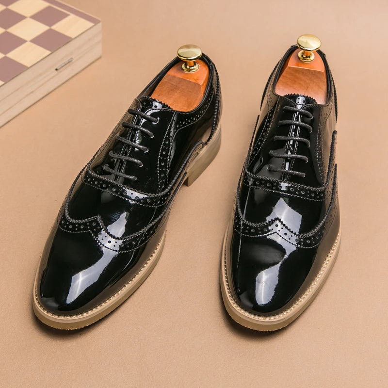 Luxury Men's Golden Bullock Shoes Men SUIT Shoes Casual Formal Business Leather Shoes Men Marry Shoes Italian Dress banquet Shoe