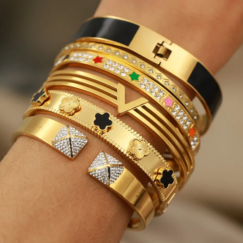 Classic Stainless Steel letter V Bangles for Women Luxury Zirconia Flower Star Bracelets Rust-proof Wrist Jewelry Gift Party
