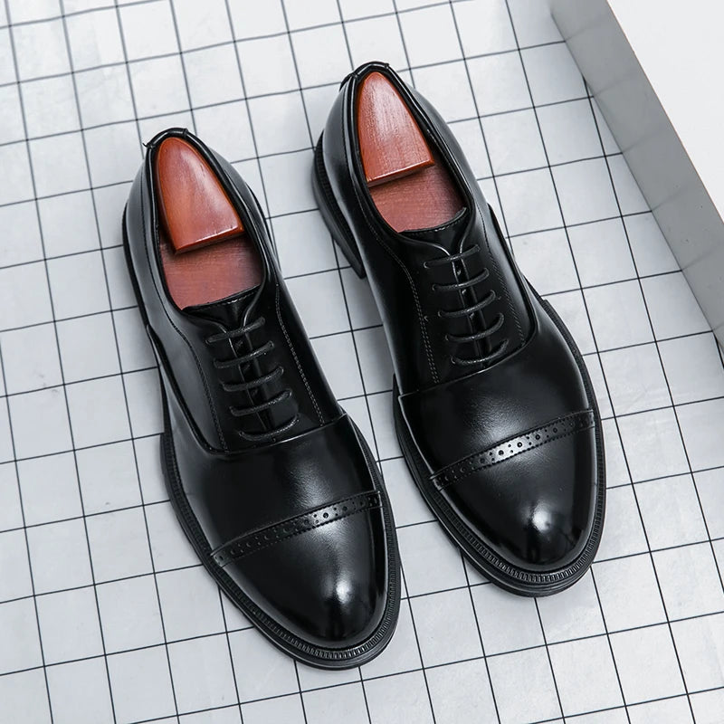 Men Dress Shoes Formal Oxfords Classic Business Office Wedding Shoes Wear Elegant Casual Leather Zapatos Brock Carving Men Shoes
