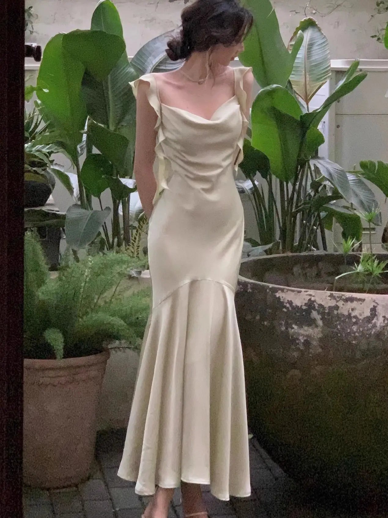 Formal attire Dresses: Women Spaghetti Strap Elegant Long Mermaid Ruffles Dresses