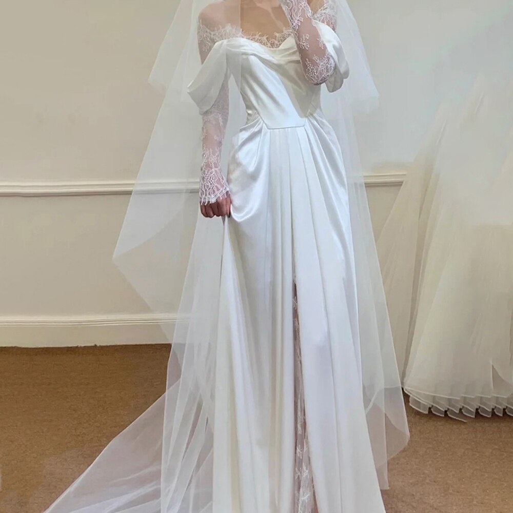 White Bridesmaid Dresses: Off Shoulder Lace Wedding Gowns Big Size A Line