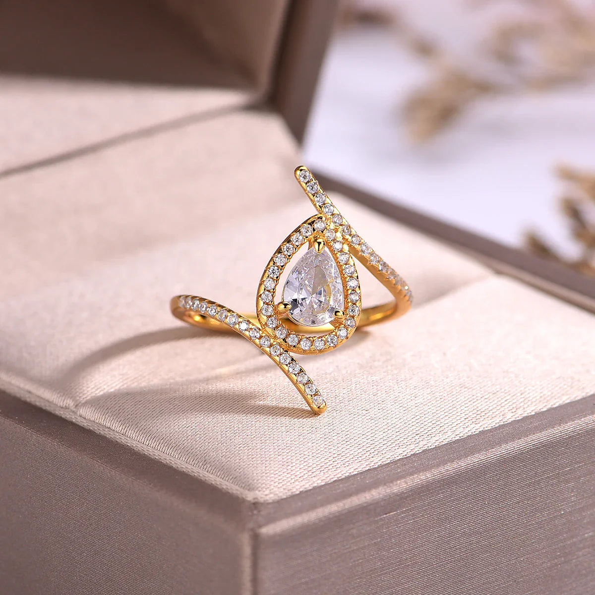 S925 Silver 0.8CT Water Drop Moissanite Ring Fine Jewelry Gold Plated 18k Suitable for Gift Giving Anniversary Birthday Gift