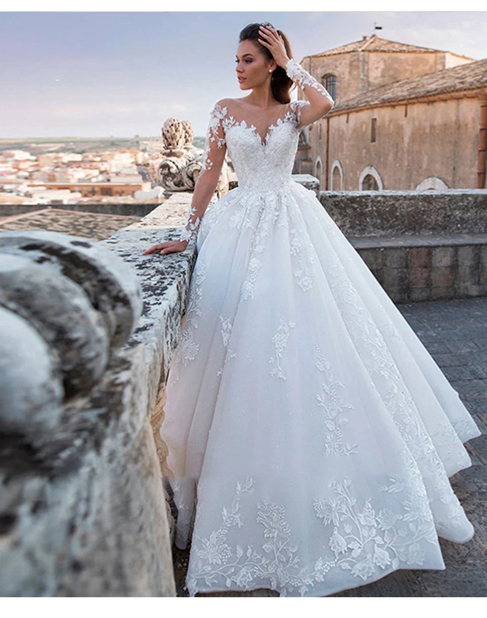 White Bridesmaid Dresses: Wedding Dresses Elegant Long Sleeves Appliques Lace