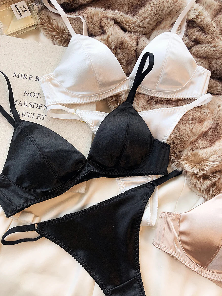 Women Underwear Set Silken Triangle Cup Wireless Bras French
