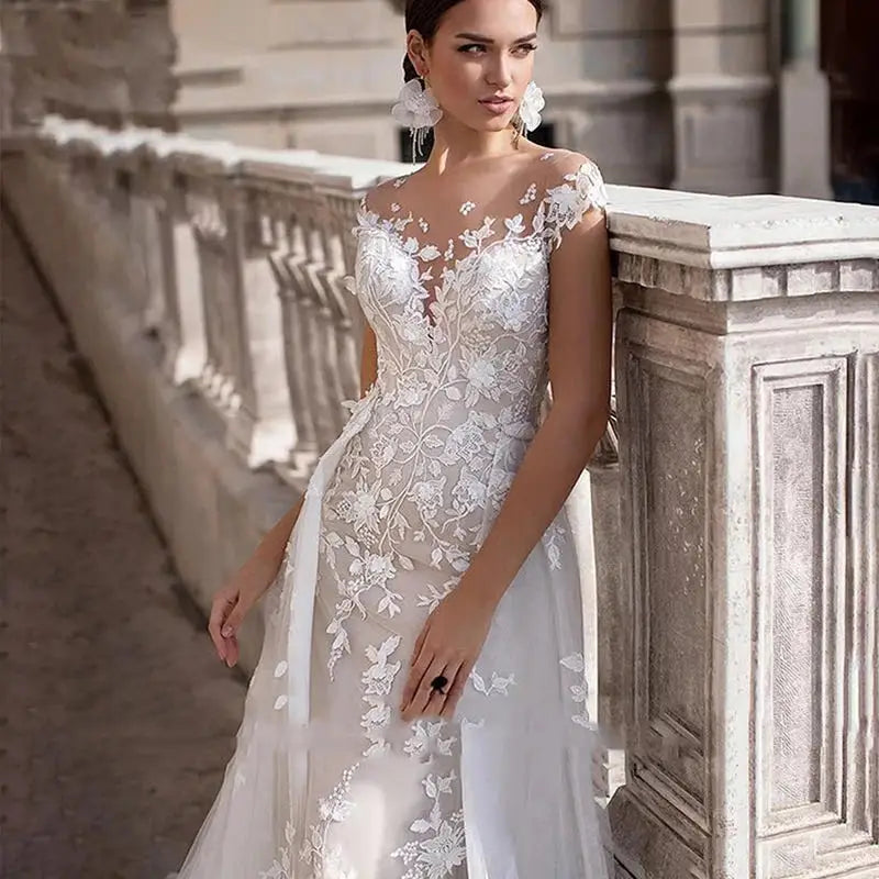 White Bridesmaid Dresses: Wedding Dress Short Sleeves Lace Appliques Mermaid