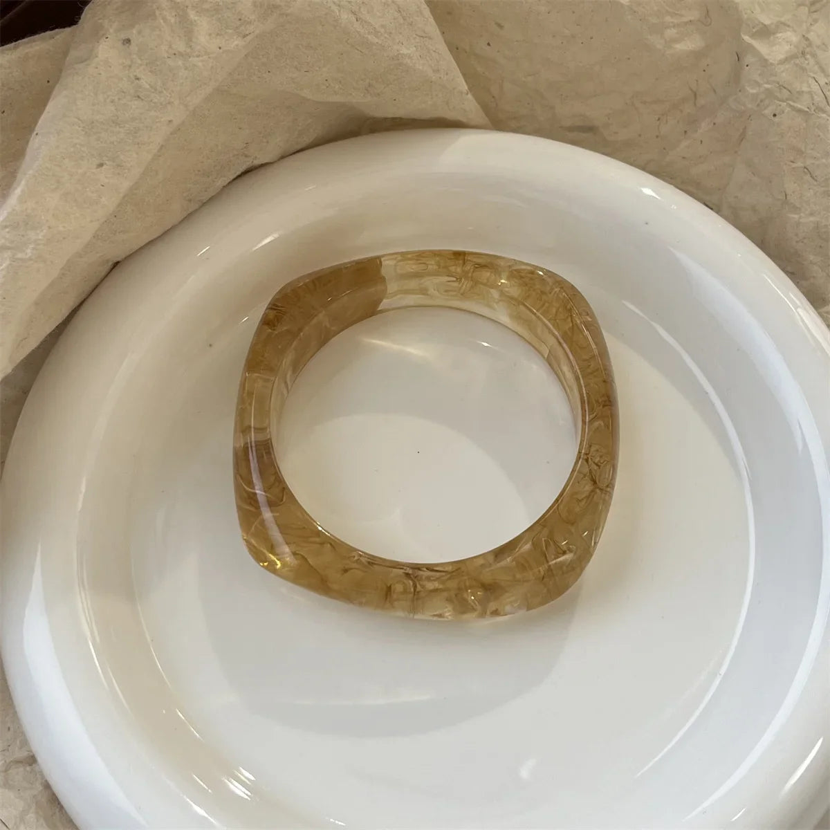 Exaggerated Polygonal Translucent Crude Thick Bangles for Women Retro Design Acrylic Charm Bracelet Ladies Fashion Jewelry Gifts