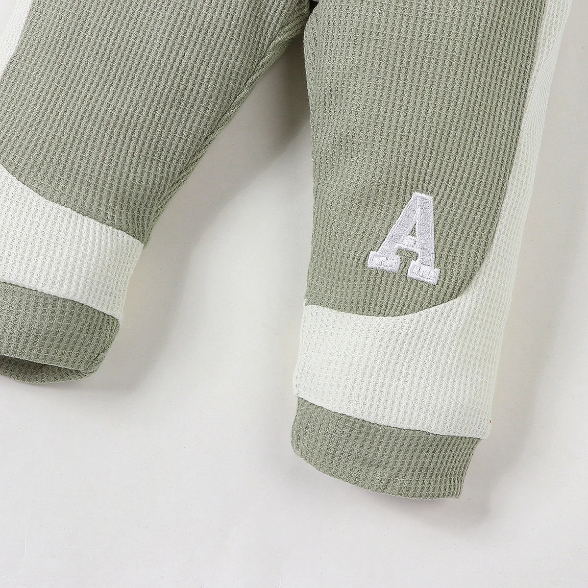 Autumn and winter baby boy cute fashion sports style A-line embroidery design long sleeved round neck top and pants set