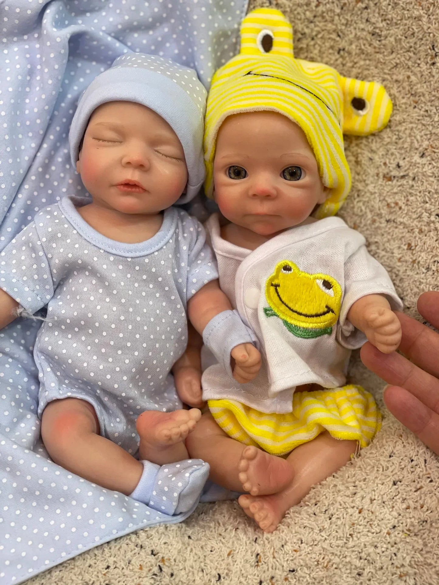 8styles/26cm Open and Close Eyes Cute Soft Full Body Solid Silicone Girl 3D Painted Skin Lifelike Real Corpo De Silicone Doll