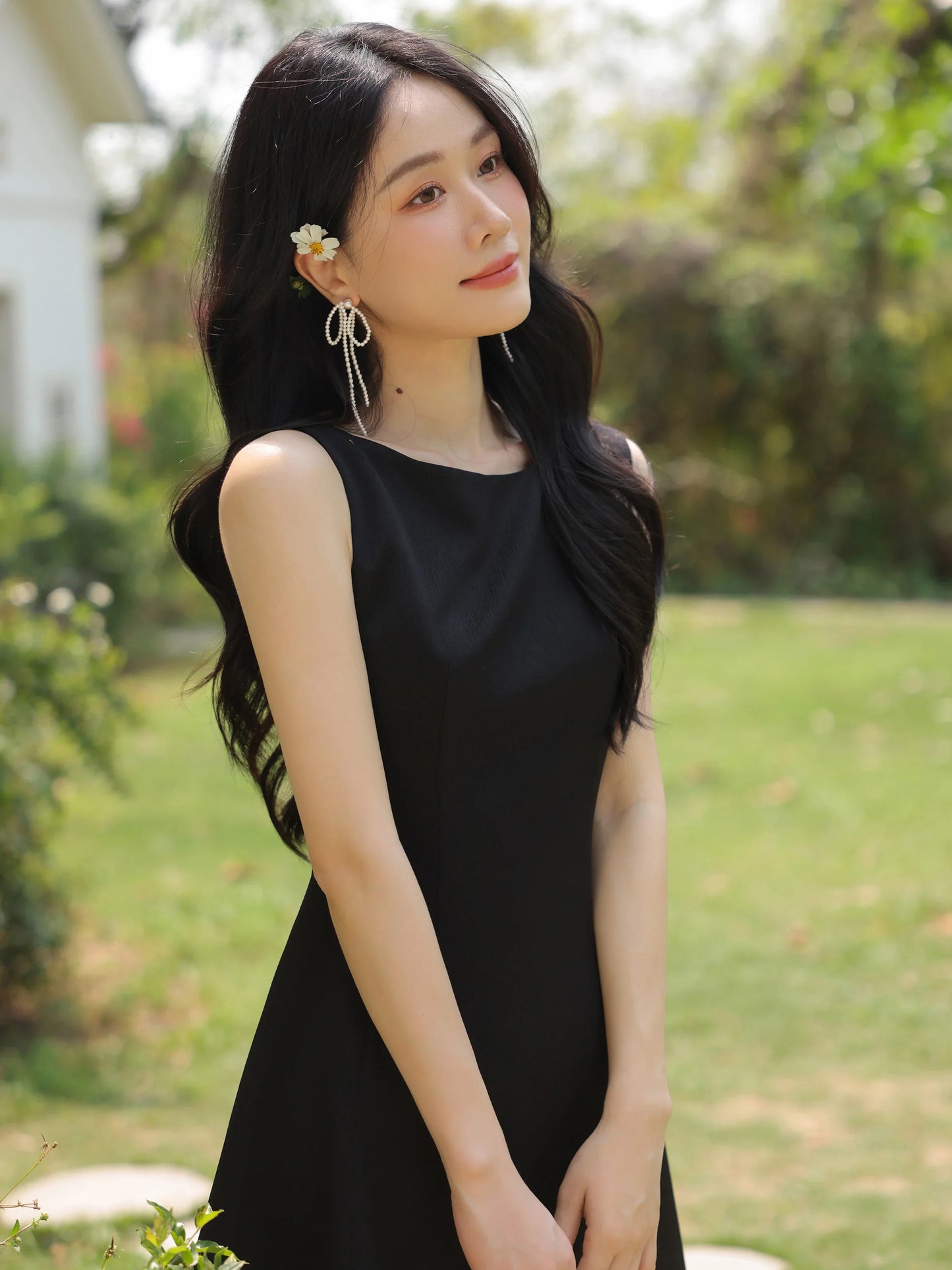 French Black Sleeveless Mini Dress Women Summer Slim Fit A-Line One-Shoulder Strap Dress Petite Elegant Casual Vacation Outfit