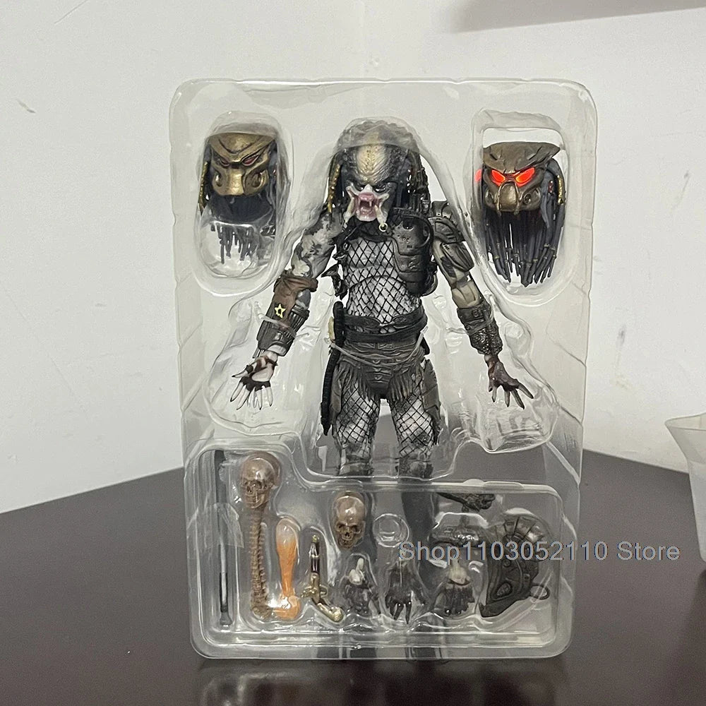 NECA Elder Predator Figure With LED Predator VS Alien Edition Predator Alien Hunter Action Figure Model Collectible Gifts