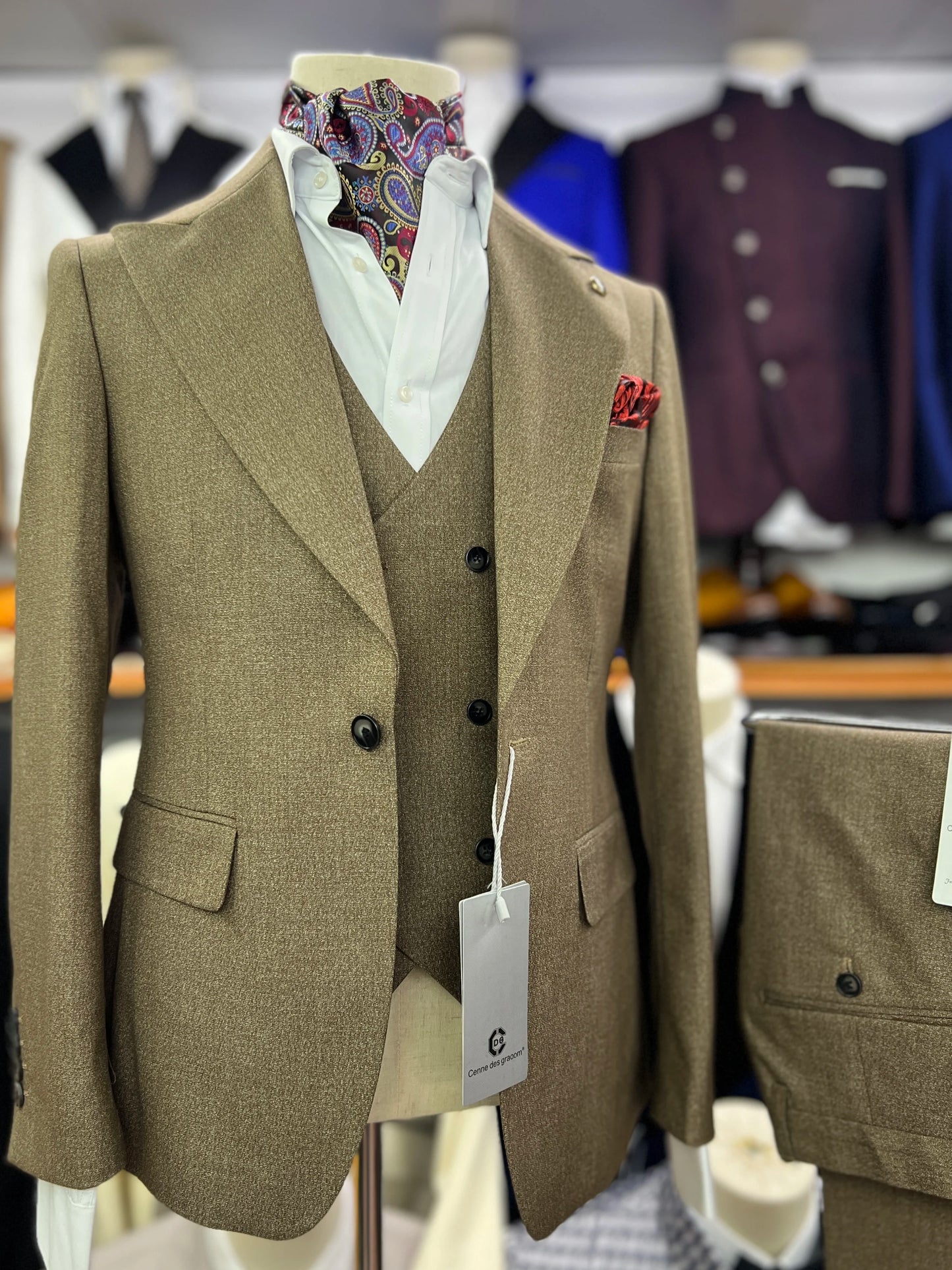 Tuxedo for Mens: 3 Piece Suit Set For Men Slim Fit Peak Lapel 1 Button Blazers Vest Pants