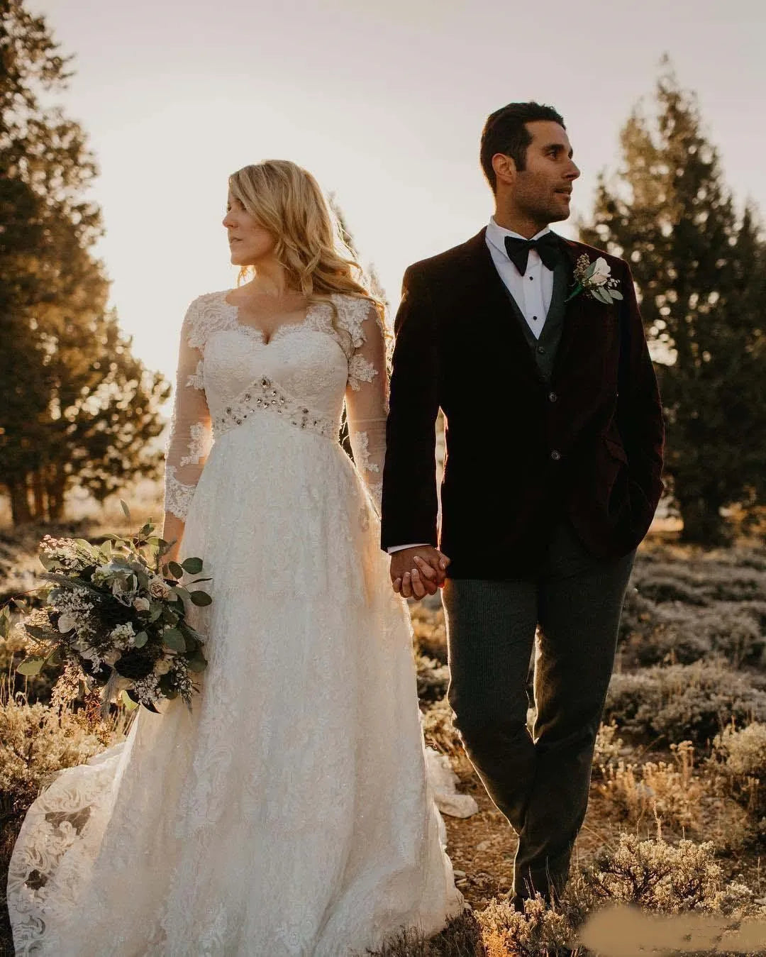 White Bridesmaid Dresses: Plus Size Lace Kralen Land Trouwjurken Nieuwe V-hals