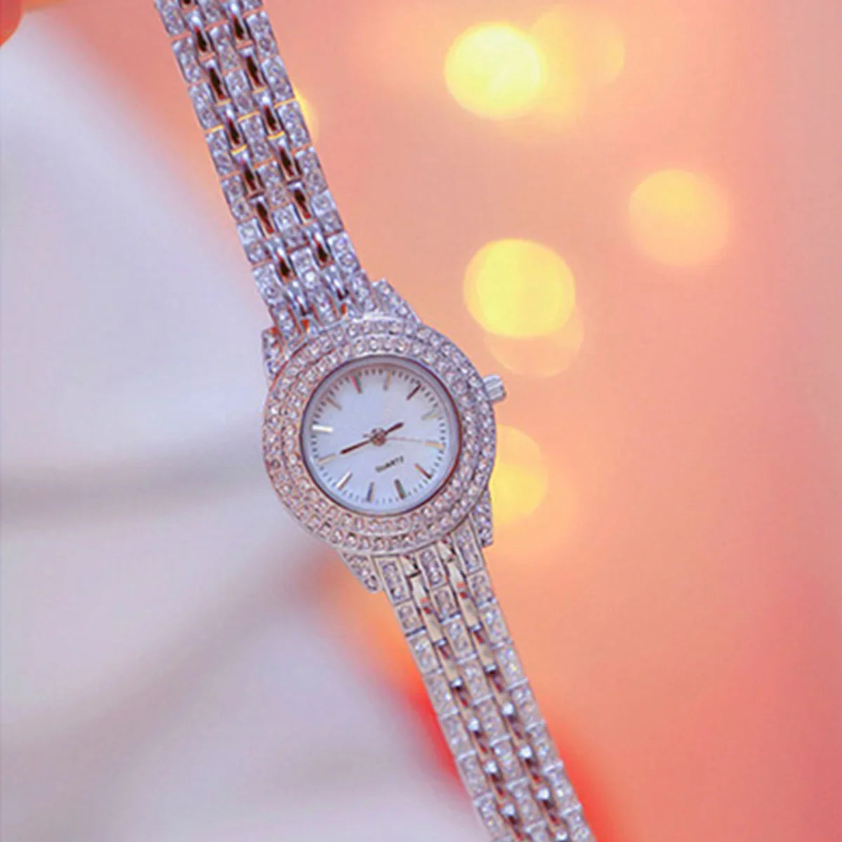 2pcs Fashionable Diamond Studded Real Nail Scale Alloy Set Quartz Bracelet Watch FOR WOMEN'S Watches