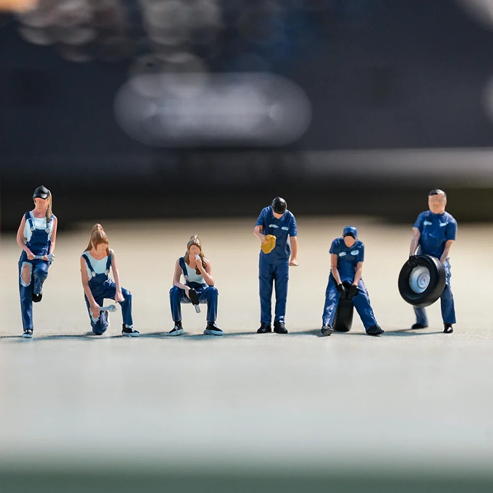 Painted Miniatures 1/64 Scale Beauty Handsome Boy Policeman Girls Male Female Scene Figure Model For Car Vehicles Decorate