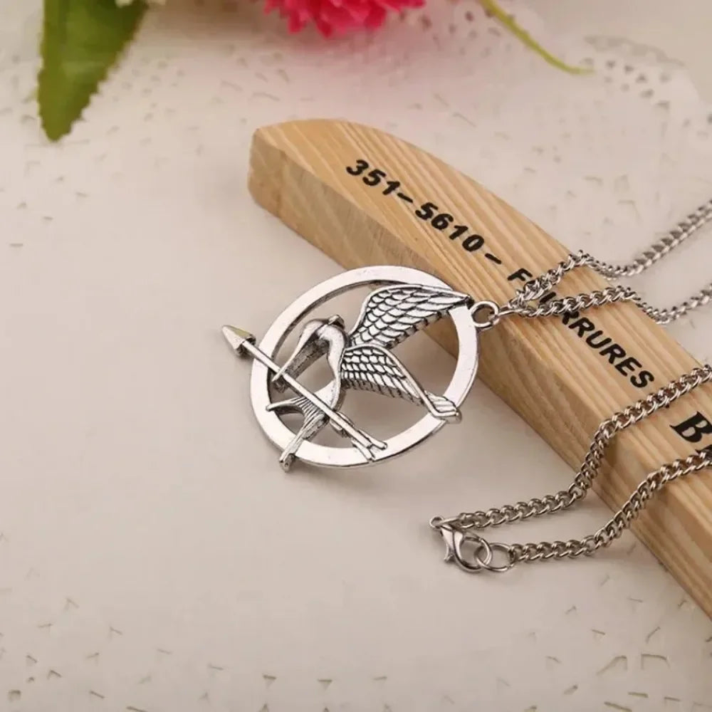 Movie and TV Hunger Games Bird Peripheral Pendant Necklace Men and Women Gifts 3 Color Pendant Fashion Niche Party Gift Jewelry