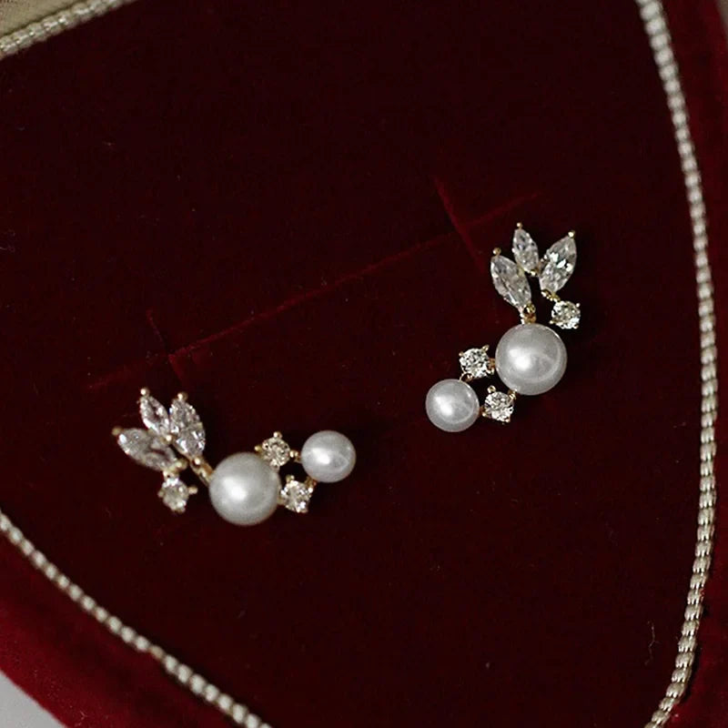 Huitan Graceful Gold Color/Silver Color Stud Earrings Lady Simulated Pearl Jewelry Chic Shiny Zirconia Accessories for Wedding