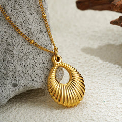 Vintage Hollow Texture Water Drop Pendant Necklace for Women 18k Gold Plated Stainless