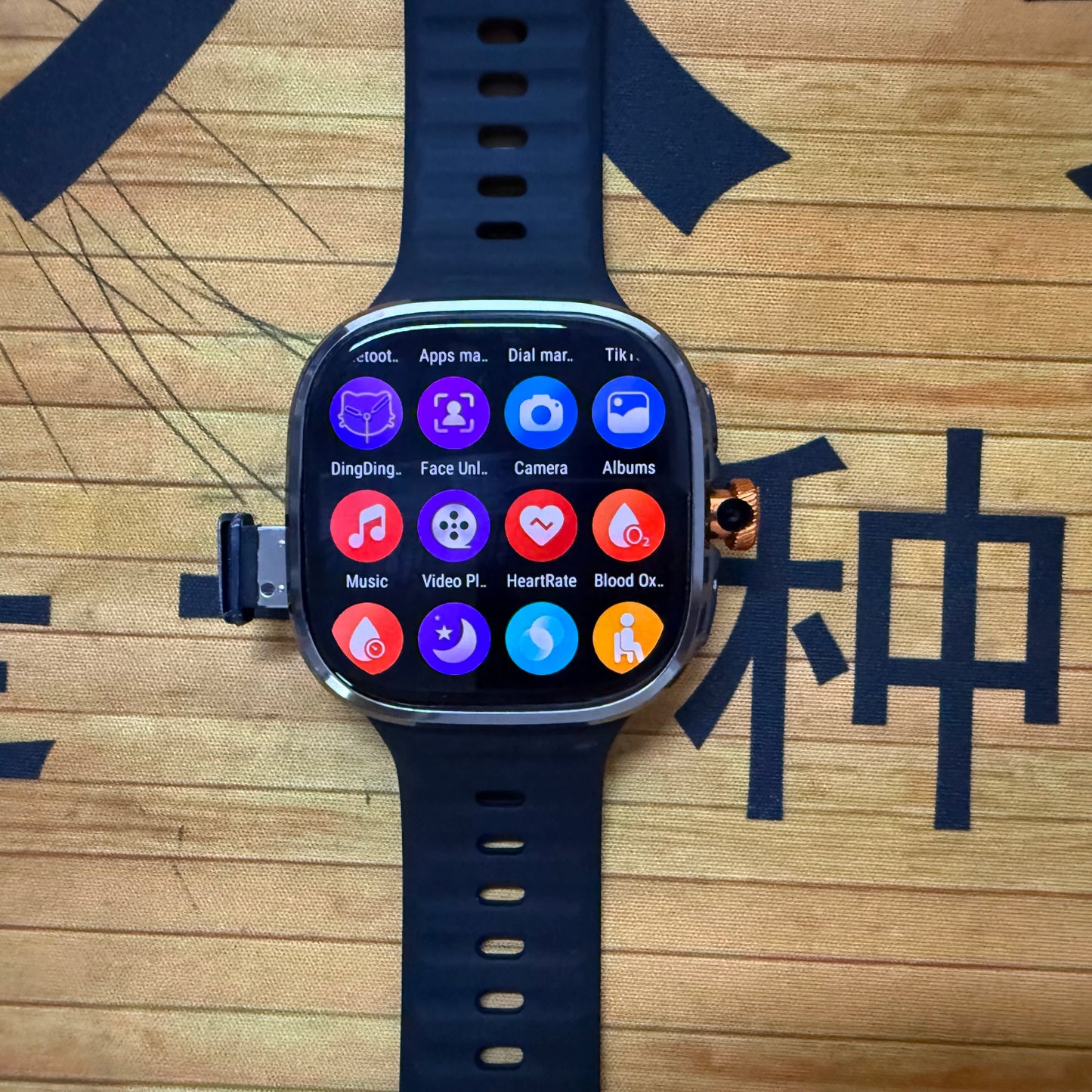 M99 Smartwatch 5G With 2.4inch Amoled Screen 900W Rotating Camera WIFI GPS Position Compass NFC Bluetooth Smart Watch Men Women