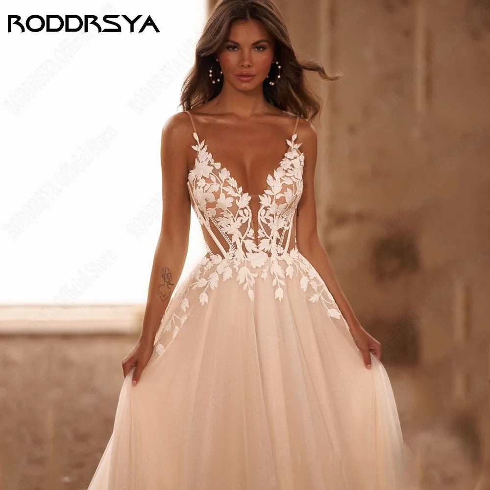 White Bridesmaid Dresses: White Bridesmaid Dresses: Straps Glitter Wedding Dresses