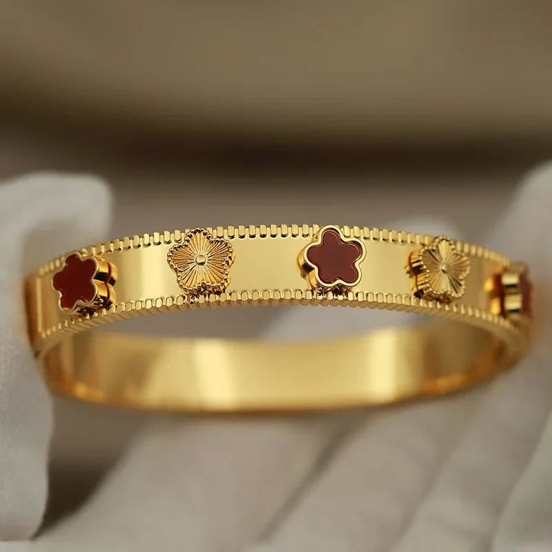 Classic Stainless Steel letter V Bangles for Women Luxury Zirconia Flower Star Bracelets Rust-proof Wrist Jewelry Gift Party