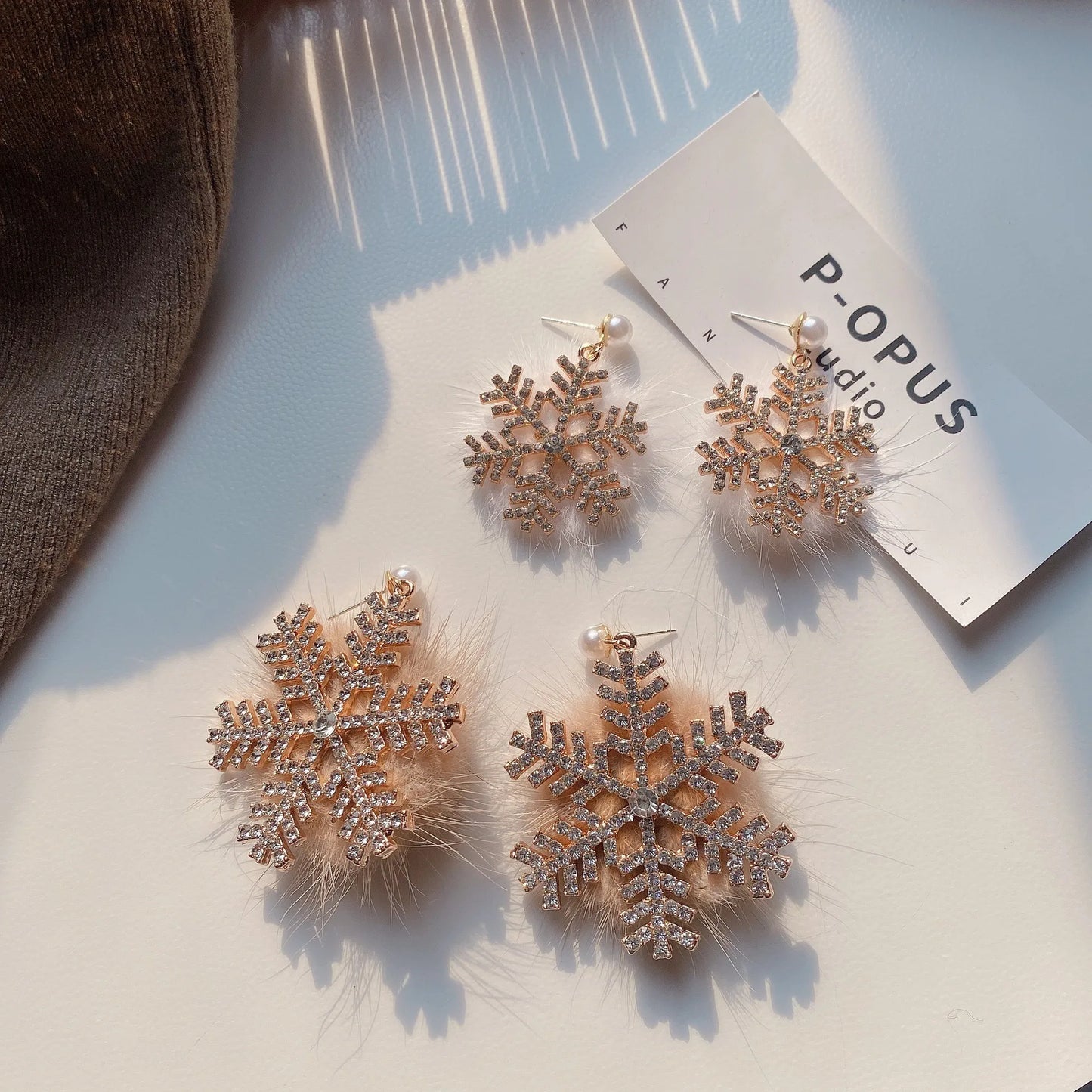 2024 New Trend Christmas Element Earrings Temperament Senior Zircon Pearl Snowflake Earring Princess Wind