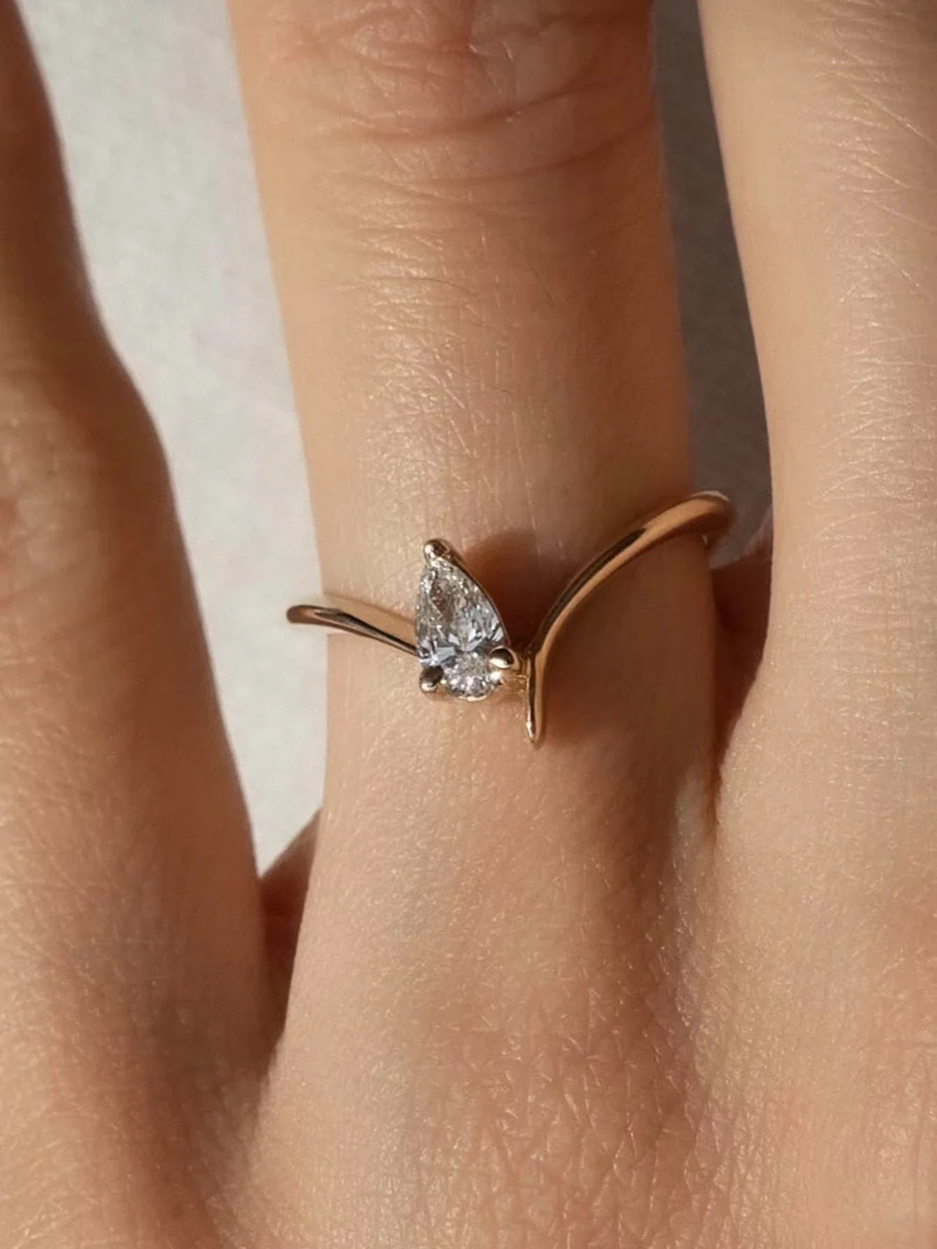 S925 Sterling Silver 0.8CT Teardrop-shaped Moissanite Ring Fine Jewelry Suitable for Gift Giving Personality and Fashion