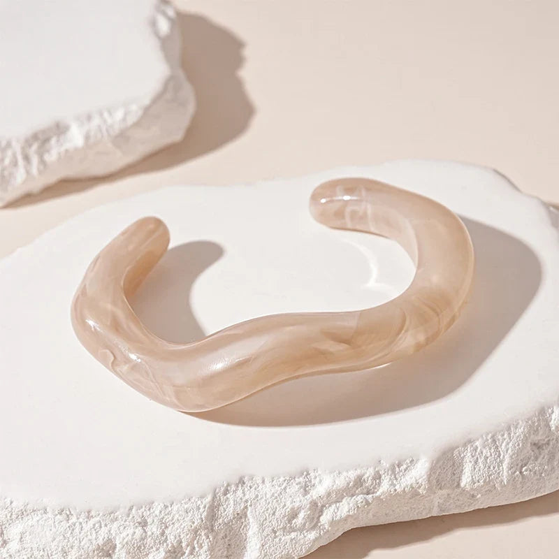 Fashion Unique Irregular Acrylic Cuff Bracelets for Women Simple Texture Multicolor Geometric Open Bangle Female Jewelry