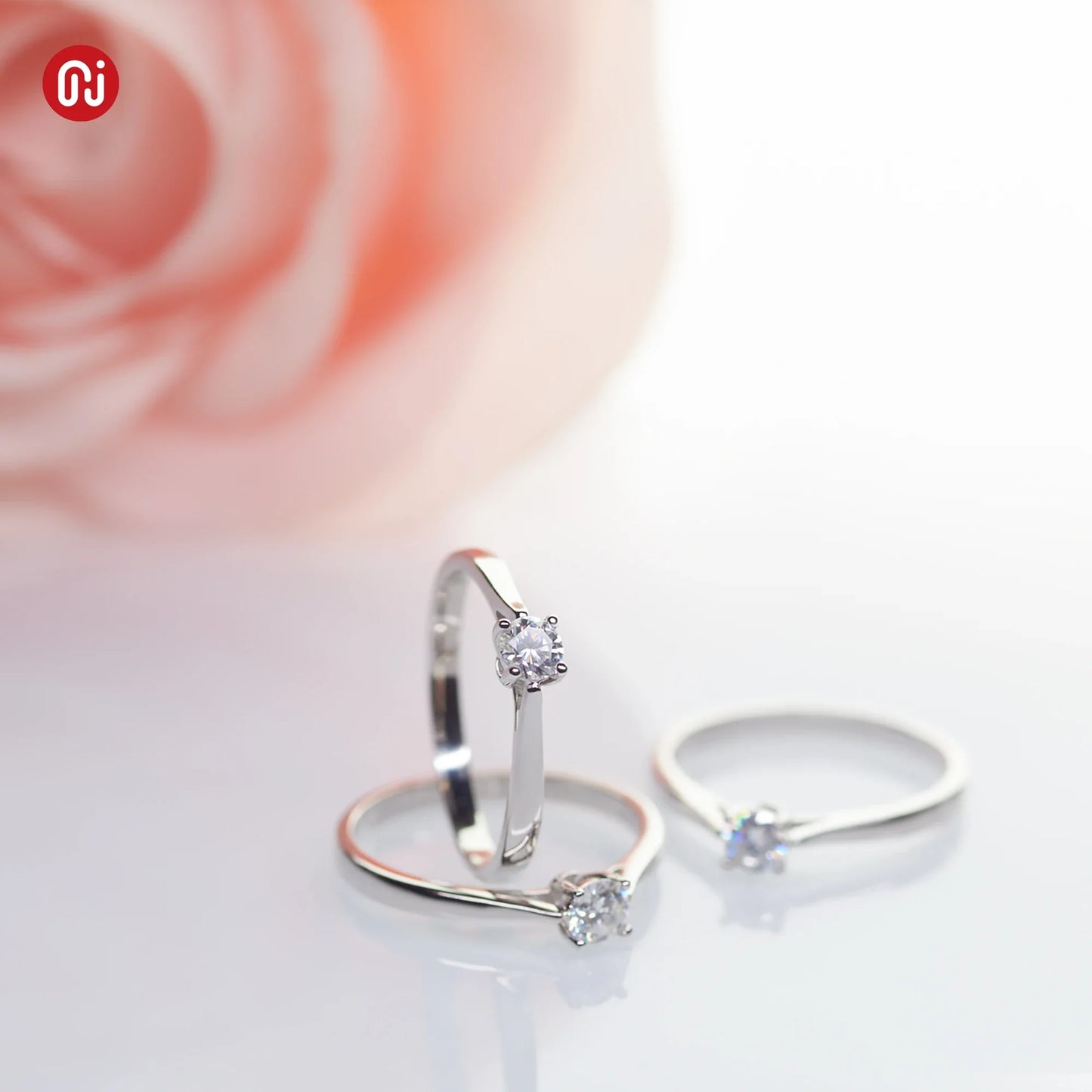 GIGAJEWE Moissanite 0.3ct 4mm Round Cut Blue/Pink/white 925 Silver Ring Diamond Test Passed Fashion Claw Setting Woman Girl Gift
