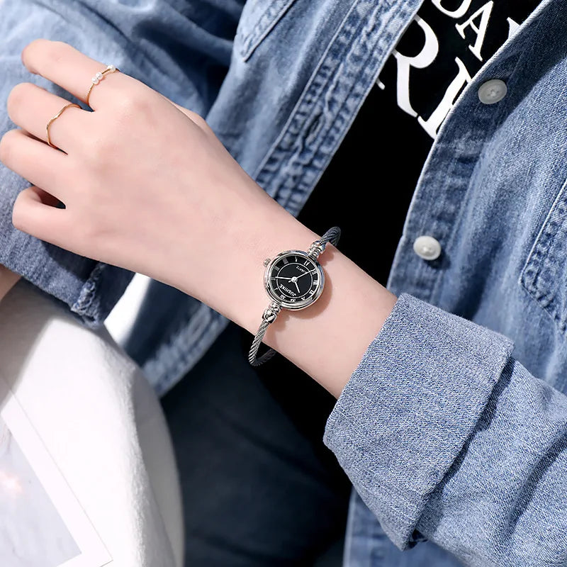 Retro Ladies Quartz Wristwatch Women Watches Small Gold Bangle Bracelet Watch Stainless Steel Clock Fashion Casual Dress Watch