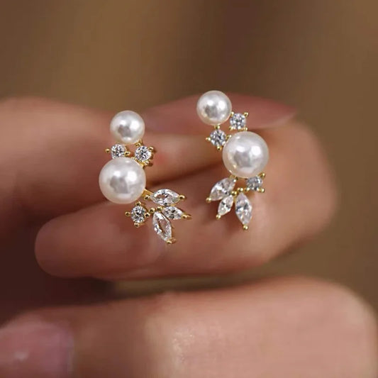 Huitan Graceful Gold Color/Silver Color Stud Earrings Lady Simulated Pearl Jewelry Chic Shiny Zirconia Accessories for Wedding