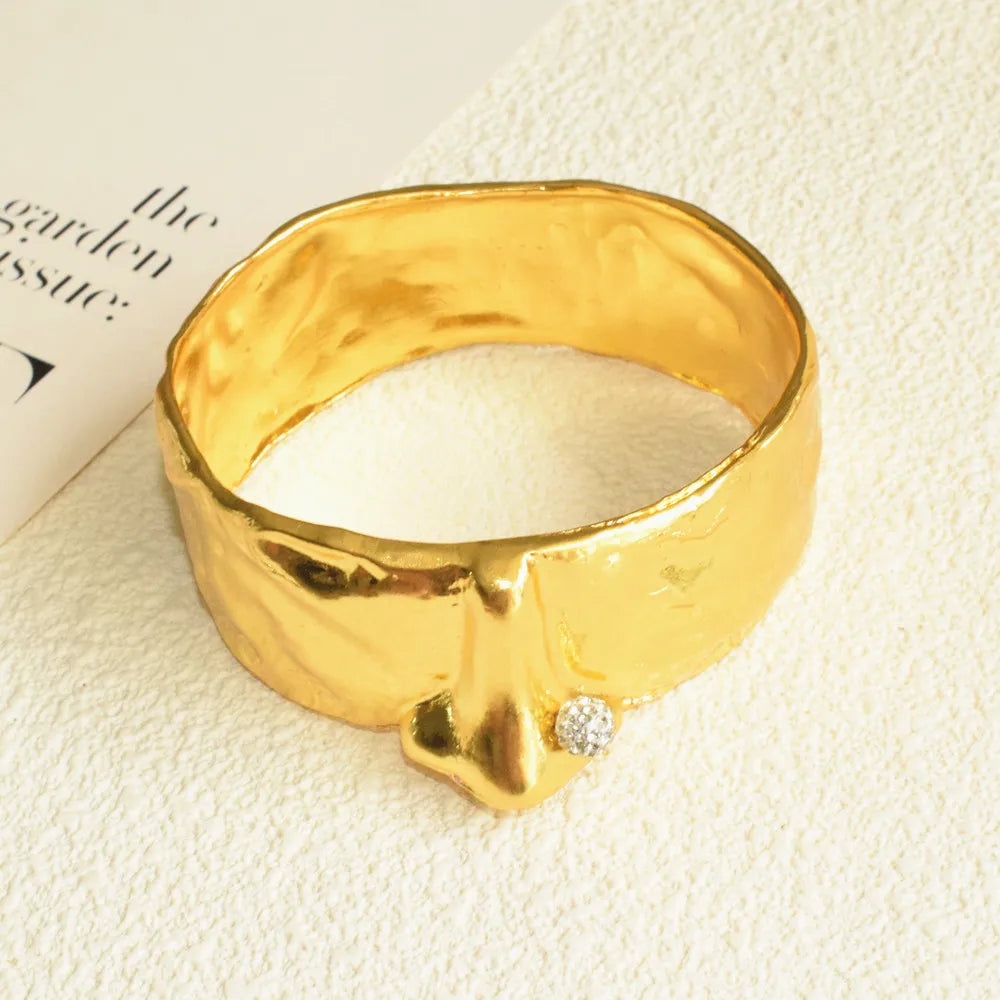 New Exaggerated Alloy Plated Eyes Nose Mouth Bangle Bracelet For Women Fashion Jewelry Gorgeous Hand Simple Bracelet Accessory