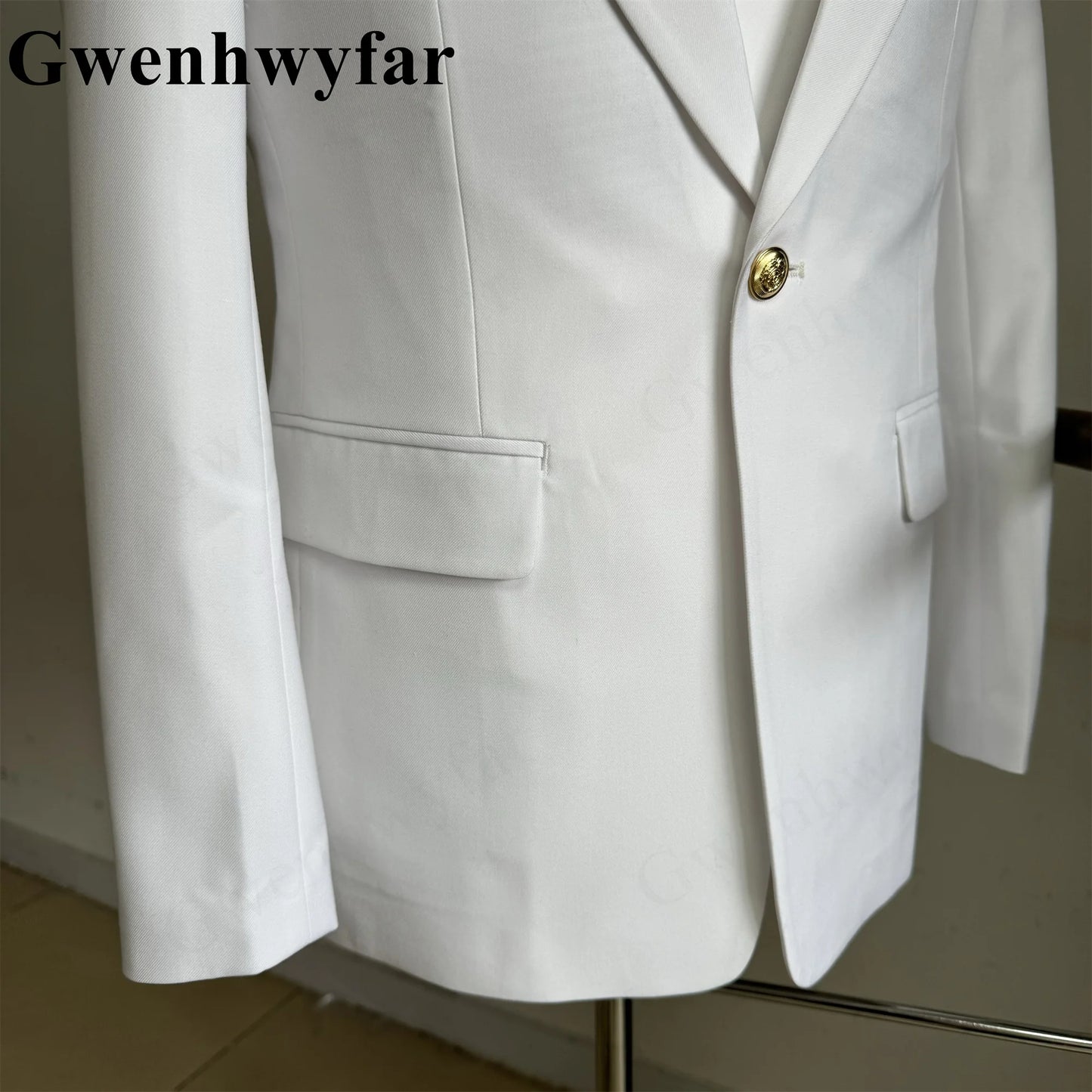 Tuxedo for Mens: Men Suits Solid White Color Peaked Lapel (Jacket+Vest+Pants)
