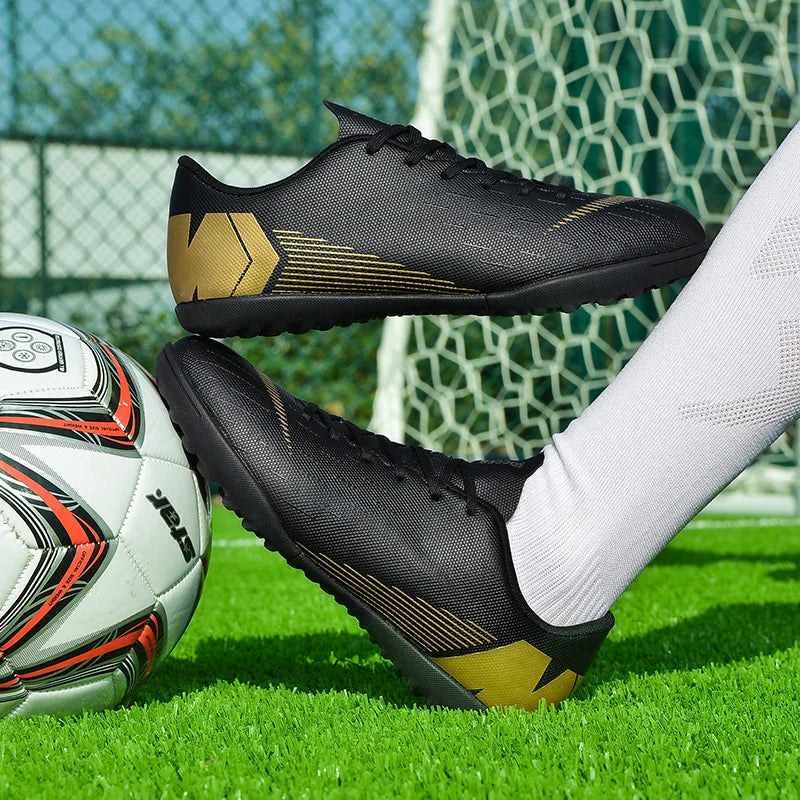 White Men's Football Boots Turf Sneakers Low-cut Soccer Shoes for Men Outdoor