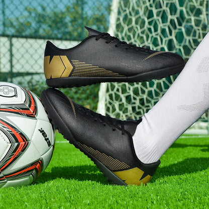 White Men's Football Boots Turf Sneakers Low-cut Soccer Shoes for Men Outdoor