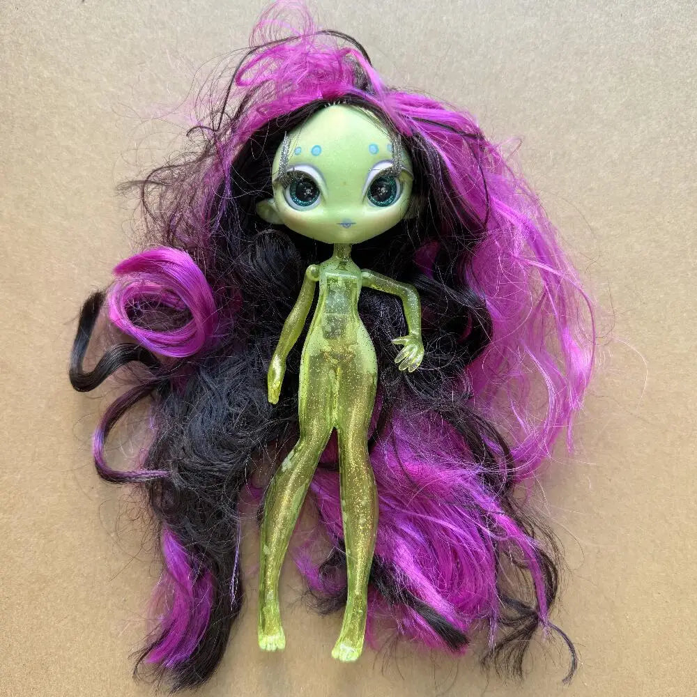 Original Una Verse Dolls Novi Stars with Defectives Joints Movable Rare Collections Gifts