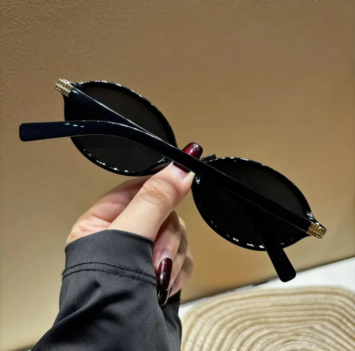 New Frame Oval Shape Sunglasses Classic Men's Vintage Sun Glasses Women Outdoor Leisure Eyewear UV400 Glasses Shades