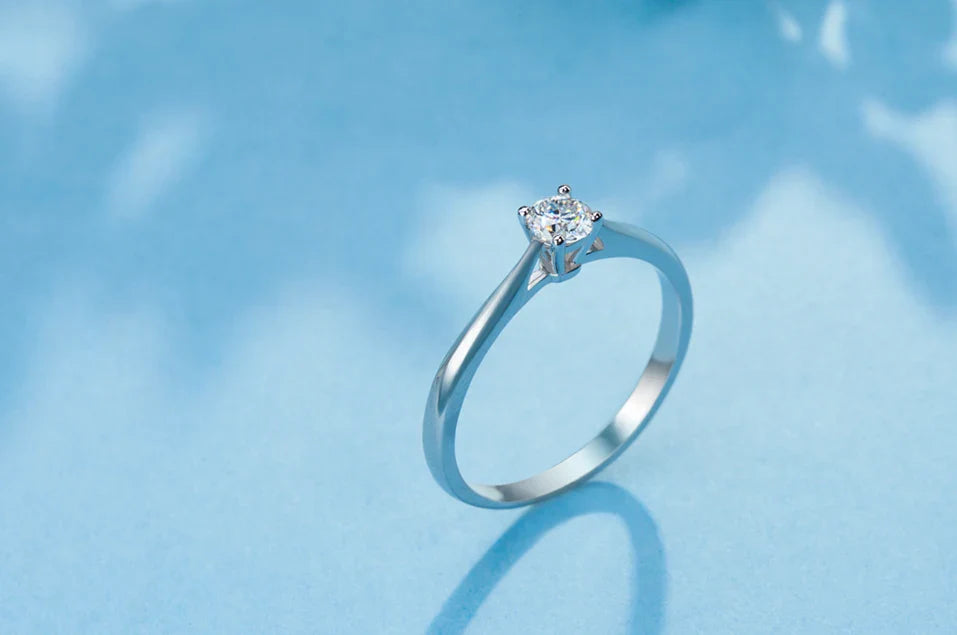 GIGAJEWE Moissanite 0.3ct 4mm Round Cut Blue/Pink/white 925 Silver Ring Diamond Test Passed Fashion Claw Setting Woman Girl Gift