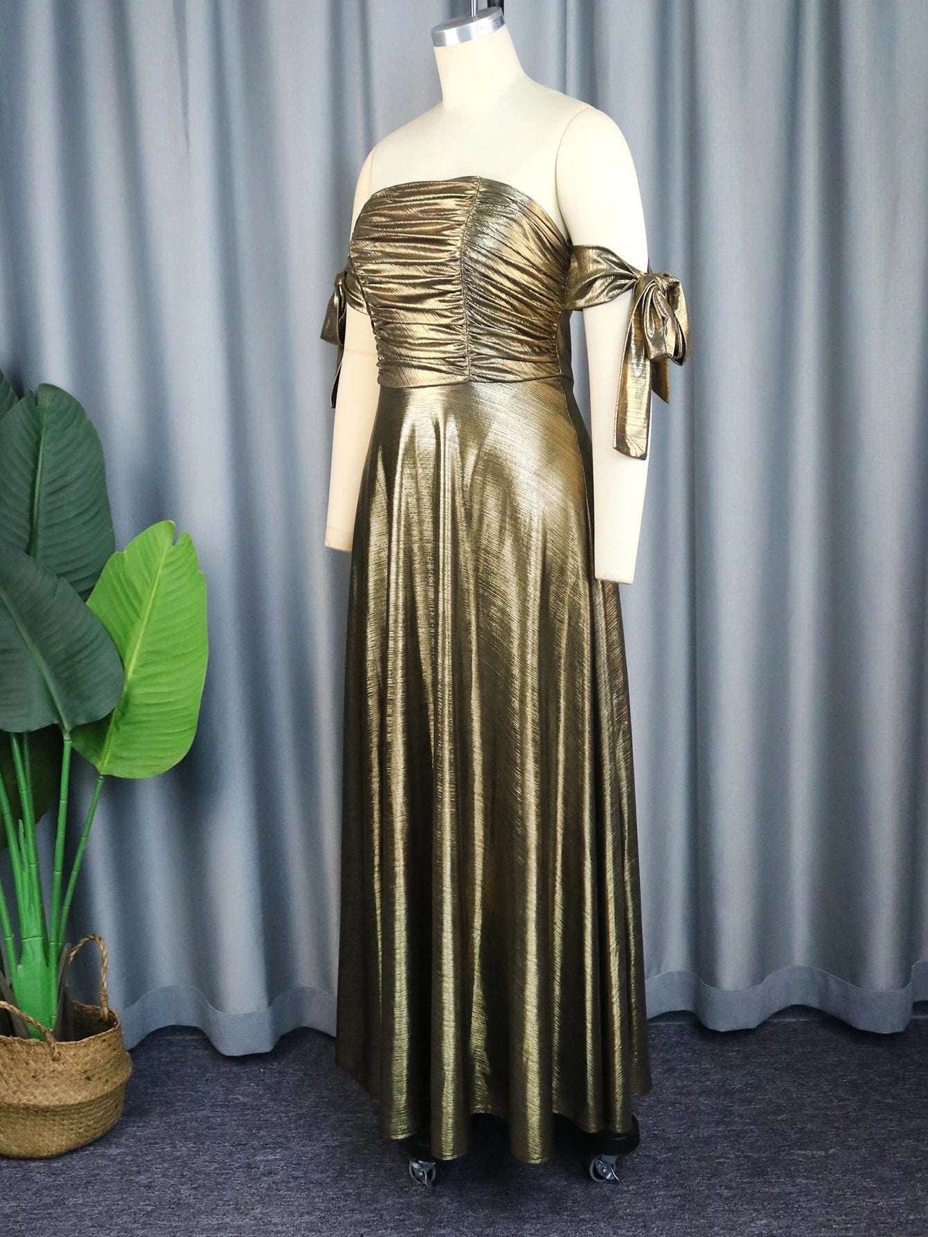 Evening wear Dresses: Women Evening Party Metallic Shimmer High Waist Dress