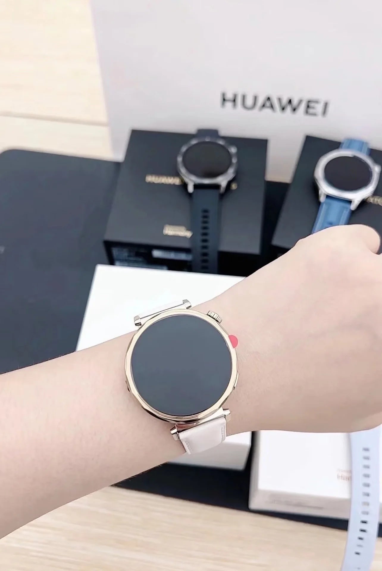 Global Version HUAWEI WATCH GT 5 Smartwatch AMOLED Screen 41mm/46mm Buit-in Map Replay Message Compatible with iOS and Android