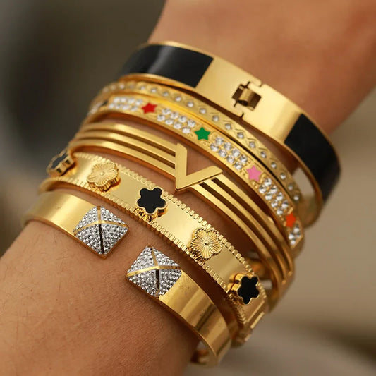 Classic Stainless Steel letter V Bangles for Women Luxury Zirconia Flower Star Bracelets Rust-proof Wrist Jewelry Gift Party