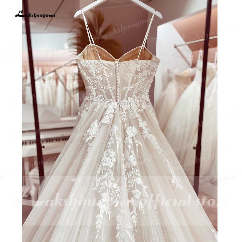 White Bridesmaid Dresses: Wedding Dress Bridal Robe Vestido Spaghetti Straps Chapel
