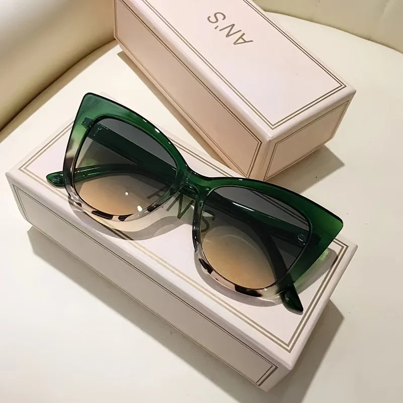 New style Women's cat's eye box simple gradient color matching Sunglasses-Joker fashion glasses