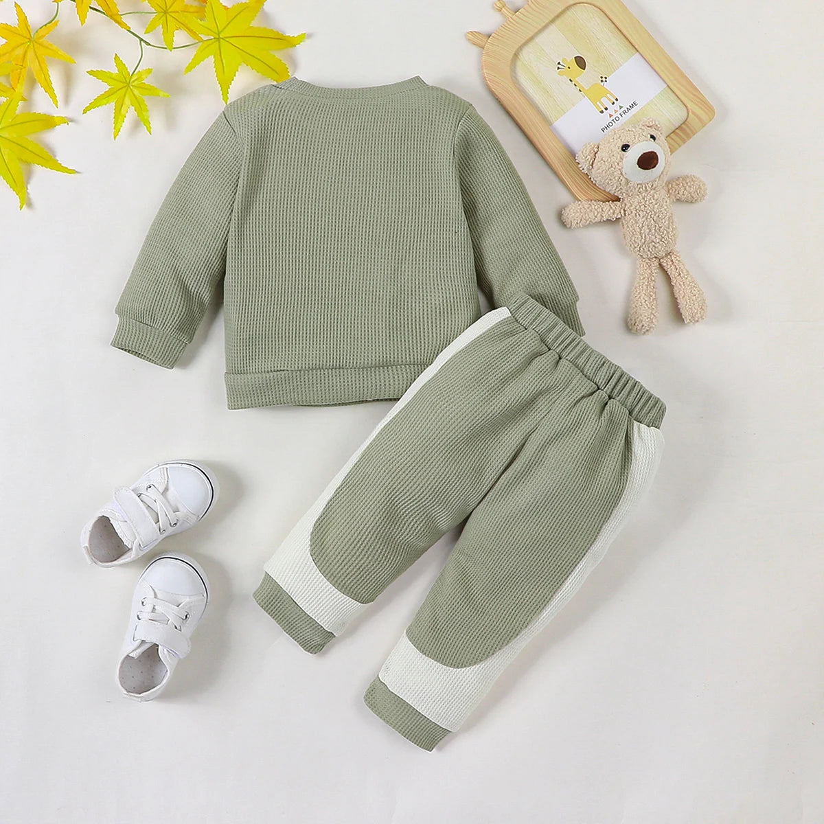 Autumn and winter baby boy cute fashion sports style A-line embroidery design long sleeved round neck top and pants set