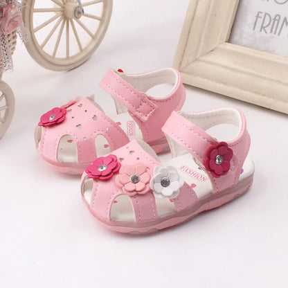 Baby Girls Led Sandals Summer Sweet Infant Toddler Shoes Fashion Flower Princess Sandals Soft Children Kids Newborn Beach Shoes