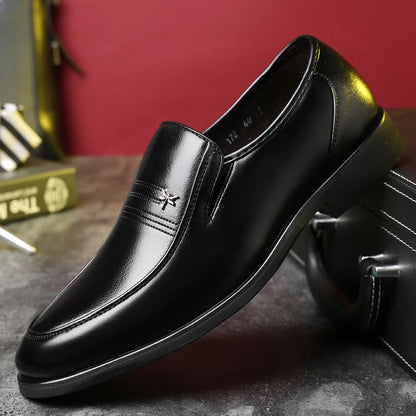 High Quality Leather Men Casual Shoes Comfortable Light Men Loafers Formal Men Dress Shoes Breathable Slip on Men Driving Shoes