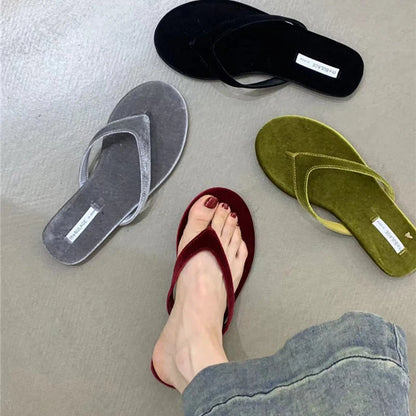 2024 Designer Summer Woman Slippers Fashion Clip Toe Flats Heel Silvery Ladies Outdoor Beach Shoes Flip Flop