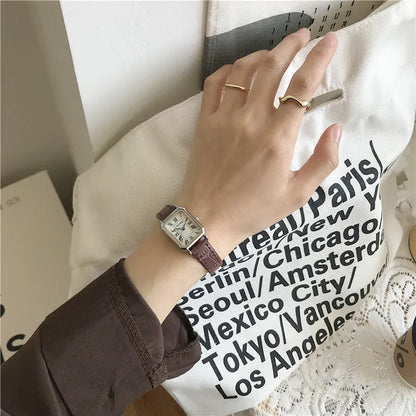 Retro Watches Classic Casual Quartz Dial Leather Strap Band Rectangle Clock Fashionable Wrist Watches for Women