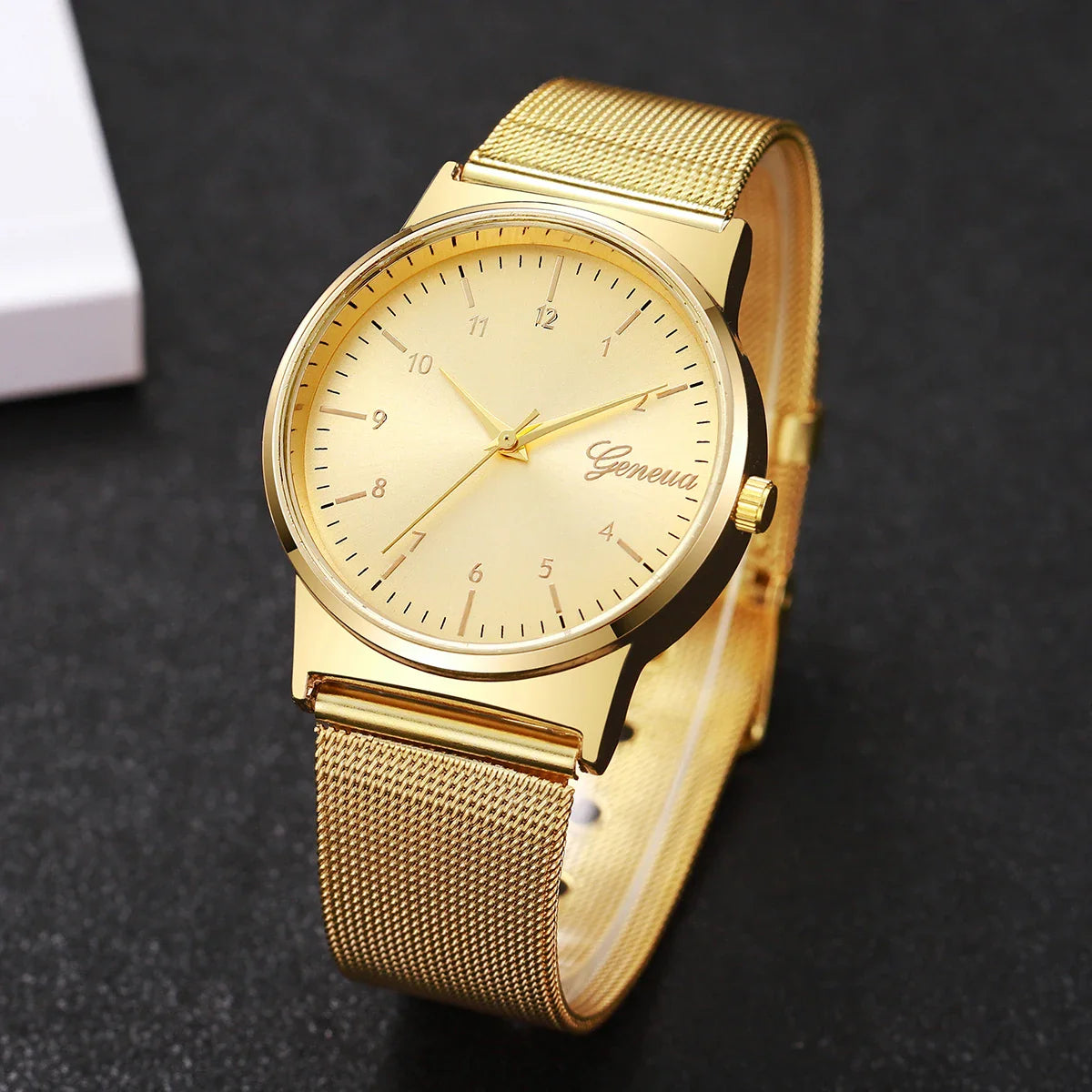 1PCs Women's Noble Temperament Watch Trend Simple Ladies' Luxury Mesh Strap Analog Quartz Watch The Best Choice For Girls' Gifts