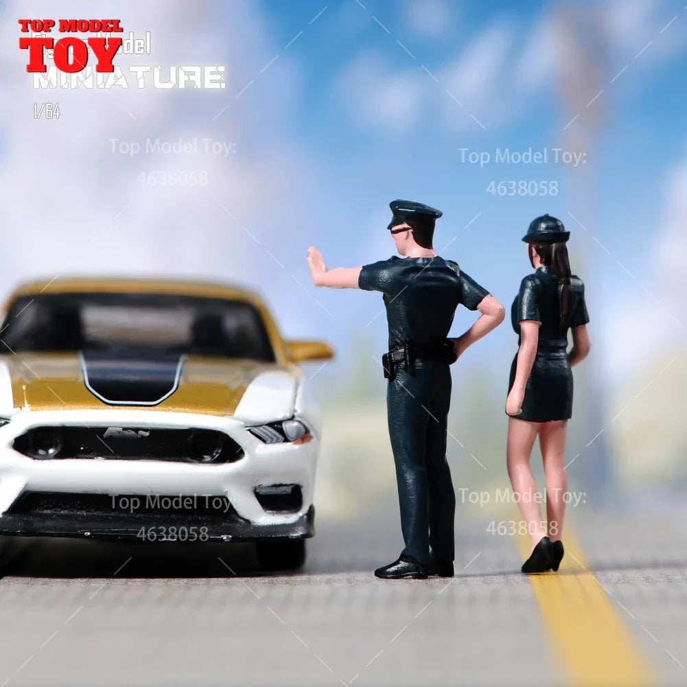 Painted Miniatures 1/64 Scale Beauty Handsome Boy Policeman Girls Male Female Scene Figure Model For Car Vehicles Decorate