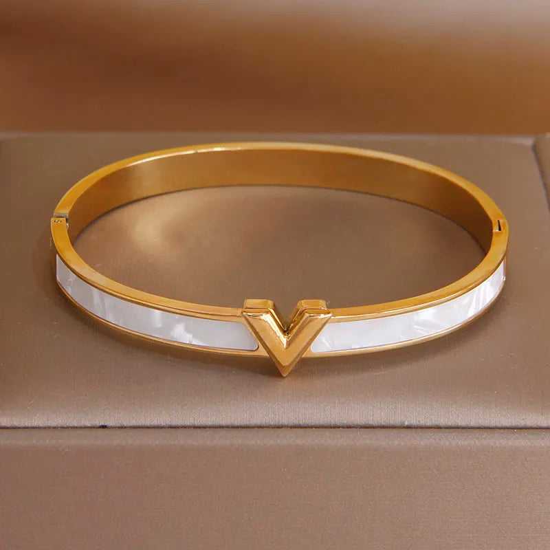 Classic Stainless Steel letter V Bangles for Women Luxury Zirconia Flower Star Bracelets Rust-proof Wrist Jewelry Gift Party